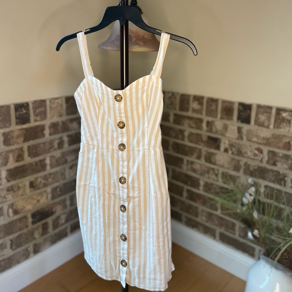 Women’s Clothing Bundle (sizes xs-medium)12 pieces